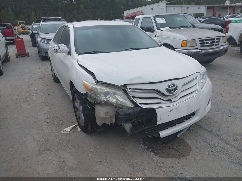 TOYOTA CAMRY LE