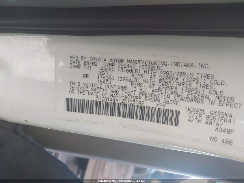 2002 Toyota Sequoia Sr5 V8 VIN: 5TDBT44A12S135742 Lot: 43351785