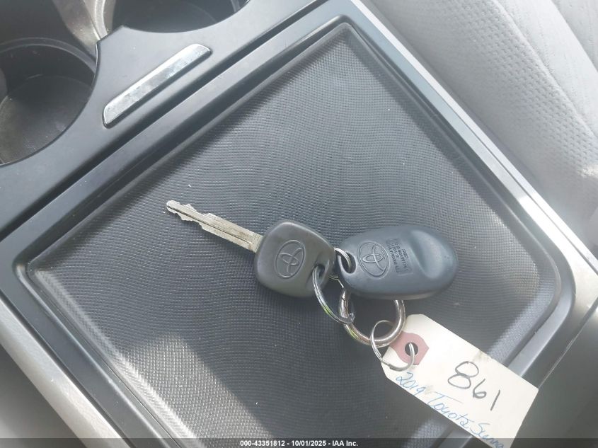 2019 Toyota Sienna Le 7 Passenger VIN: 5TDJZ3DC4KS226056 Lot: 43351812