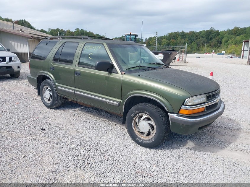 1GNDT13W812208462 2001 Chevrolet Blazer Lt auction photo 1