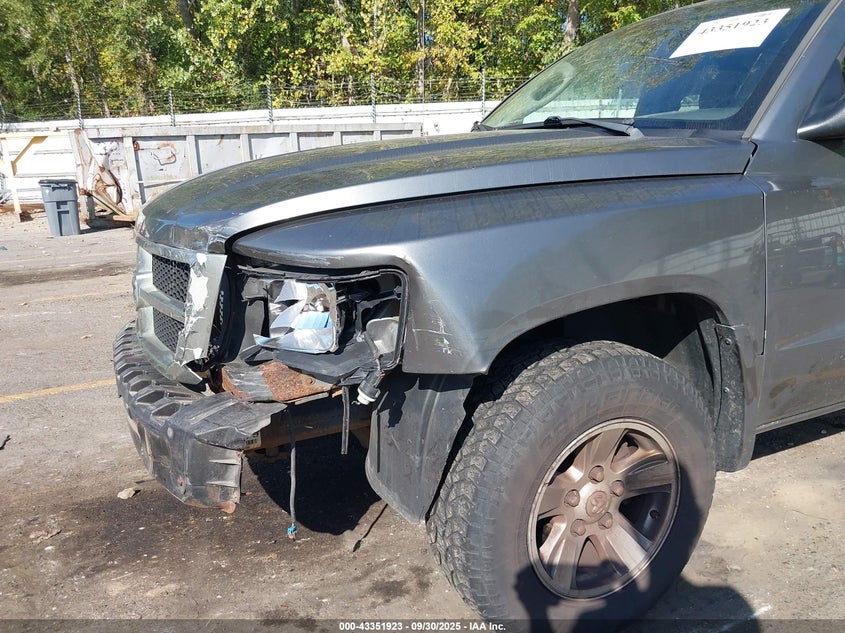 2008 Dodge Dakota Slt VIN: 1D7HW42K08S520440 Lot: 43351923