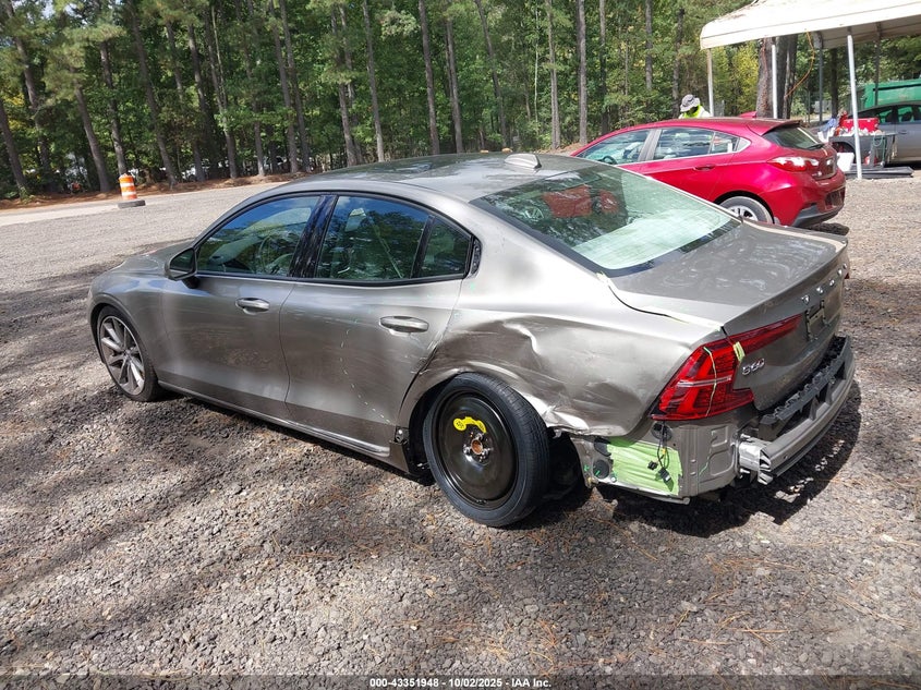 2020 VOLVO S60 T5 MOMENTUM 7JR102FKXLG032170