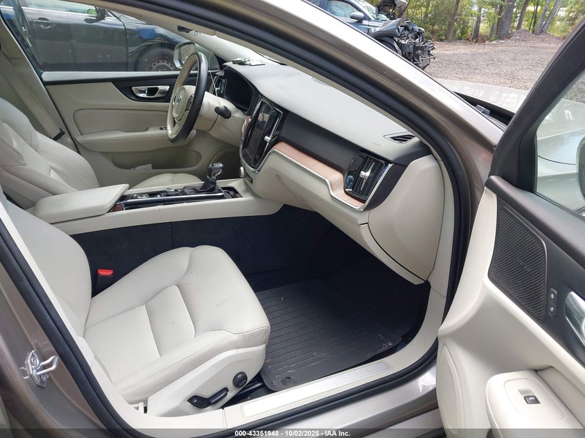 2020 VOLVO S60 T5 MOMENTUM 7JR102FKXLG032170