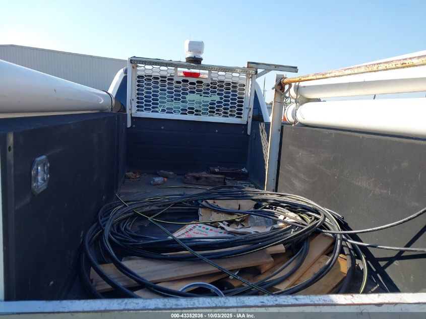 2019 Ford F-350 Chassis Xl VIN: 1FD8W3F67KEC46933 Lot: 43352036