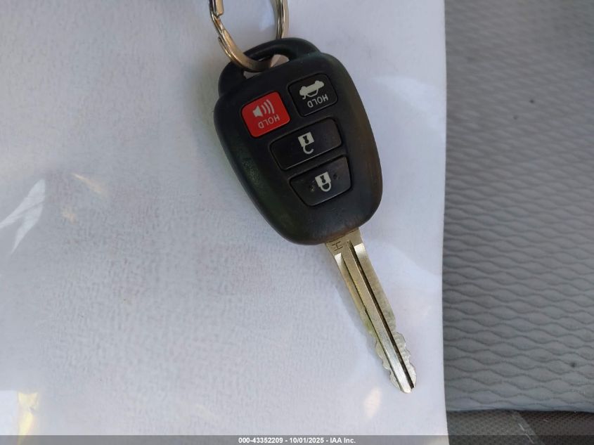 2017 Toyota Corolla Le VIN: 5YFBURHE0HP665211 Lot: 43352209