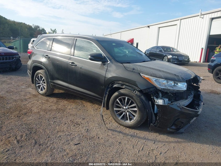 2017 TOYOTA HIGHLANDER XLE - 5TDJZRFH1HS427837
