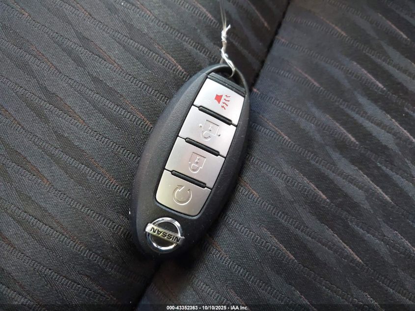 2017 Nissan Rogue Sv VIN: KNMAT2MV2HP615391 Lot: 43352363