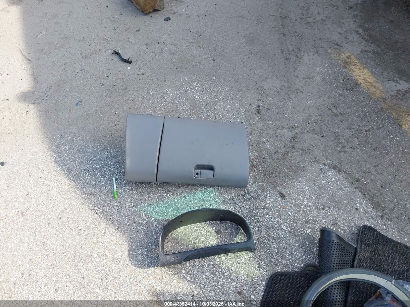 1999 Subaru Forester L VIN: JF1SF6358XG749511 Lot: 43352414