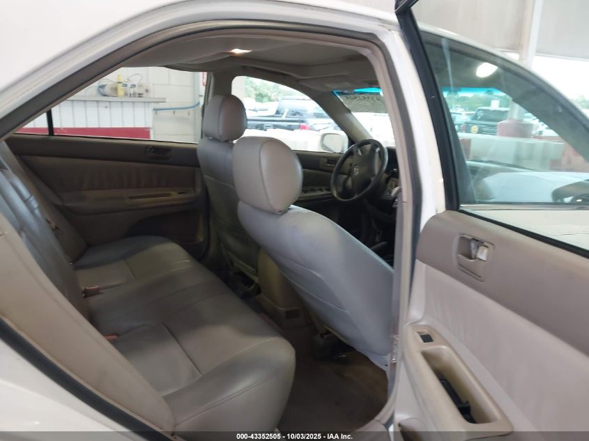 2003 Toyota Camry Le VIN: 4T1BE32KX3U121427 Lot: 43352505