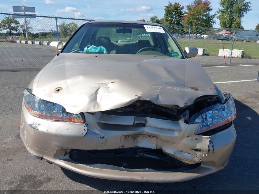 2000 Honda Accord 2.3 Se VIN: 1HGCG6692YA138132 Lot: 43352520
