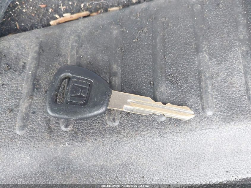 2000 Honda Accord 2.3 Se VIN: 1HGCG6692YA138132 Lot: 43352520