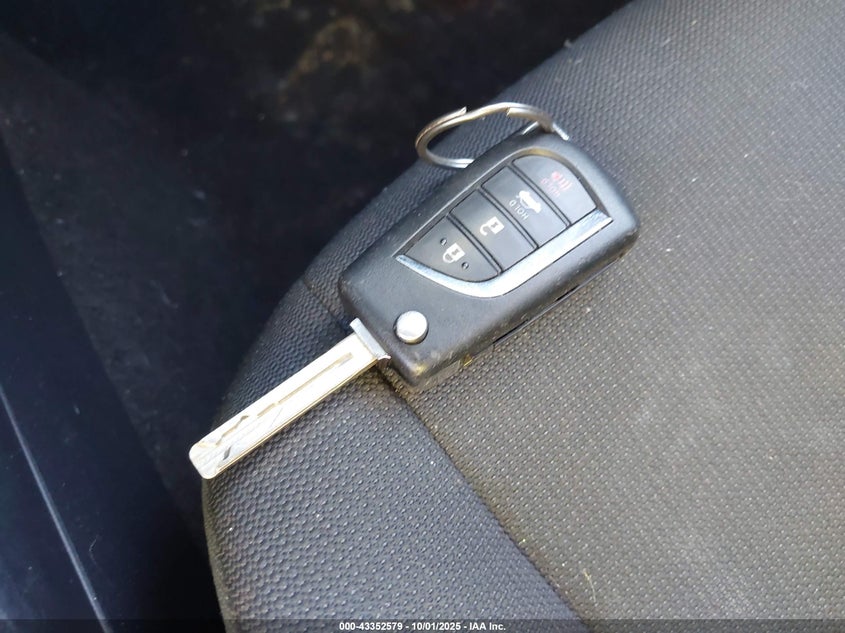 2022 TOYOTA COROLLA LE - 5YFEPMAE4NP339182