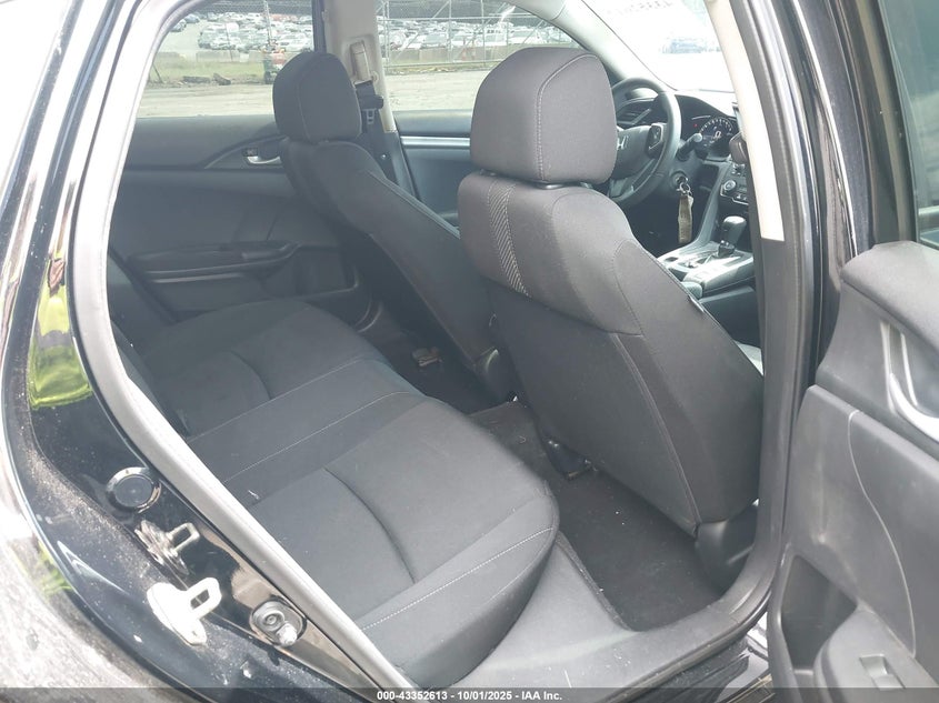 2018 HONDA CIVIC LX - 19XFC2F59JE032647