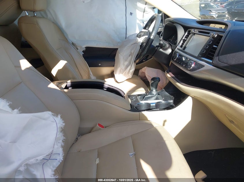 2015 TOYOTA HIGHLANDER XLE V6 - 5TDJKRFH5FS181182