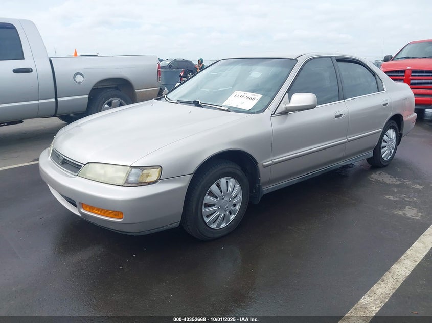 1HGCD5682VA186655 1997 HONDA ACCORD photo no. 2