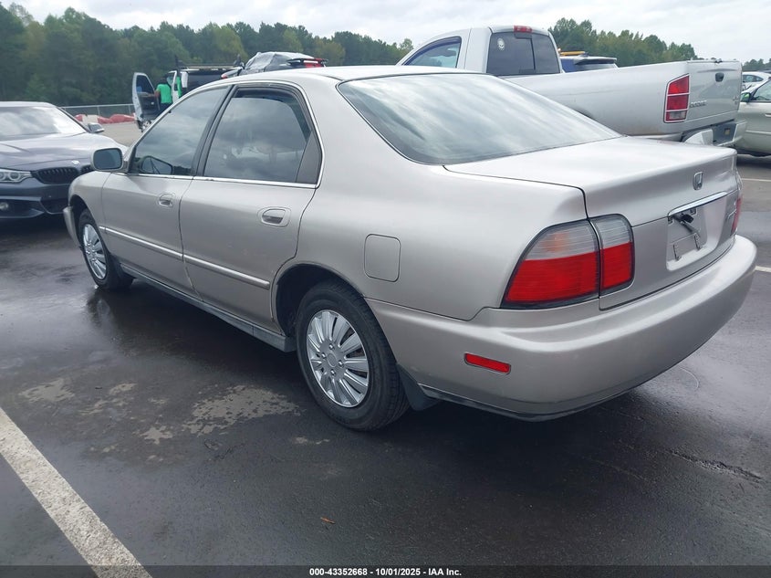 1HGCD5682VA186655 1997 HONDA ACCORD photo no. 3