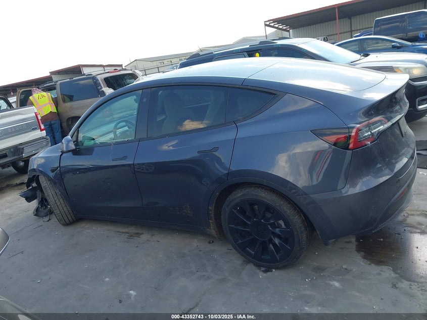 2021 Tesla Model Y Long Range Dual Motor All-Wheel Drive VIN: 5YJYGDEE3MF280224 Lot: 43352743