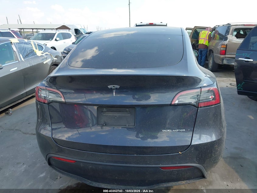 2021 Tesla Model Y Long Range Dual Motor All-Wheel Drive VIN: 5YJYGDEE3MF280224 Lot: 43352743