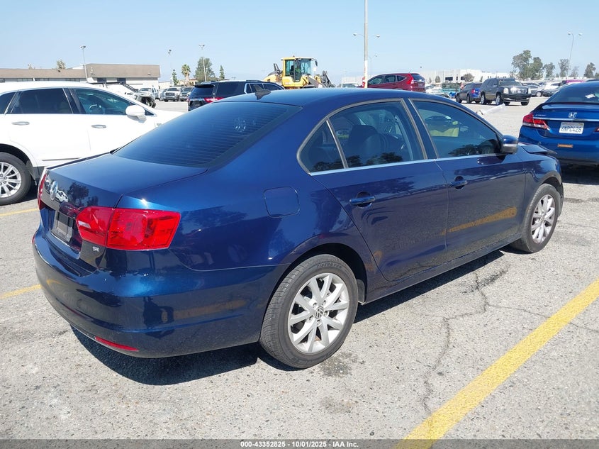 2014 VOLKSWAGEN JETTA 1.8T SE - 3VWD17AJ8EM385789