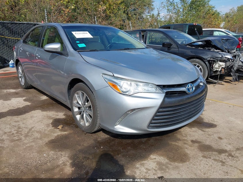 TOYOTA CAMRY HYBRID XLE