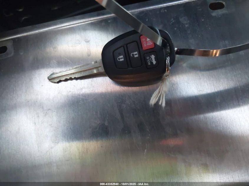 2017 Toyota Camry Se VIN: 4T1BF1FK2HU735360 Lot: 43352940