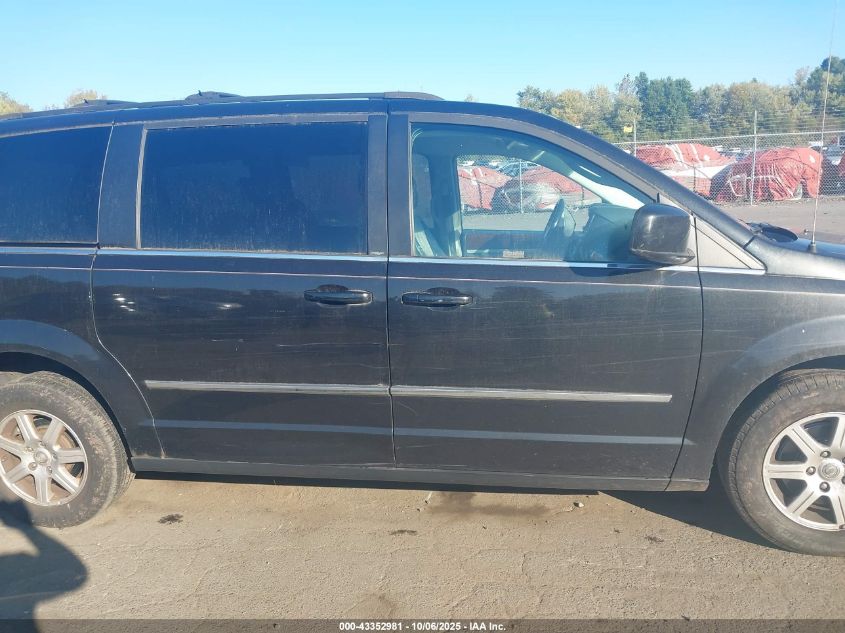 2010 Chrysler Town & Country Touring Plus VIN: 2A4RR8D1XAR381016 Lot: 43352981