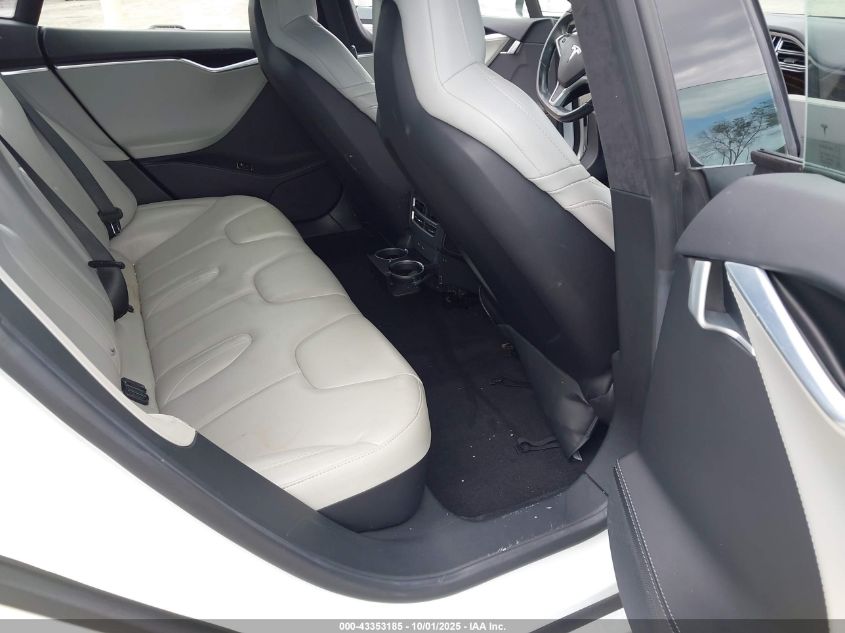 2016 Tesla Model S 60/70/75/85 VIN: 5YJSA1E13GF176212 Lot: 43353185