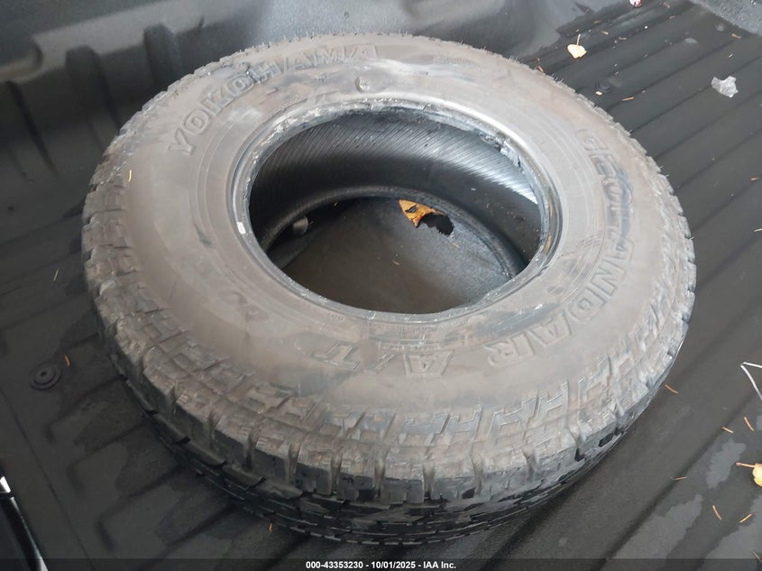 2001 Ford F-250 Lariat/Xl/Xlt VIN: 1FTNX21F41EB82693 Lot: 43353230