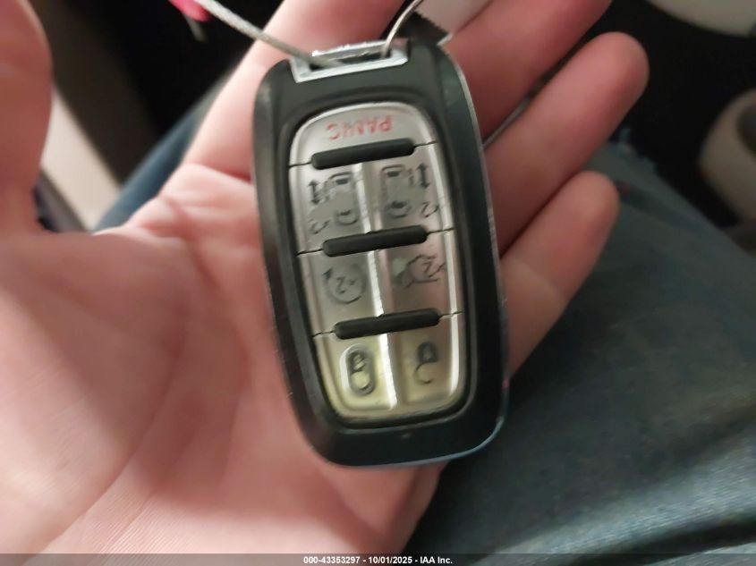 2017 Chrysler Pacifica Touring-L VIN: 2C4RC1BG7HR524438 Lot: 43353297