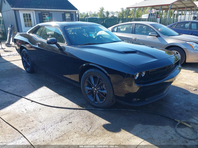 DODGE CHALLENGER SXT AWD