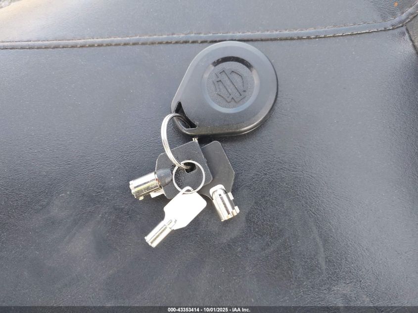 2016 Harley-Davidson Flhxs Street Glide Special VIN: 1HD1KRM14GB677412 Lot: 43353414