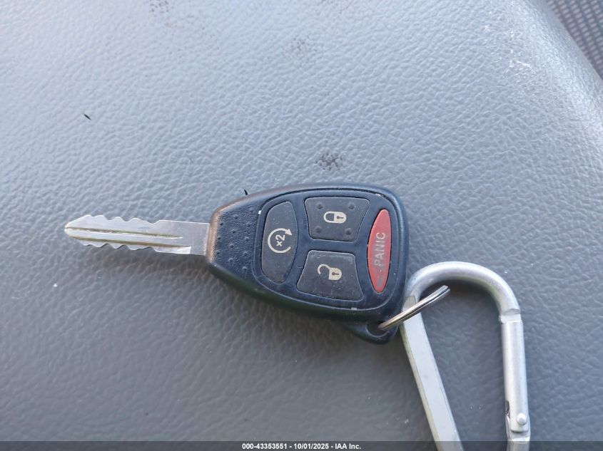 2008 Dodge Dakota Slt VIN: 1D7HW48N88S521143 Lot: 43353551