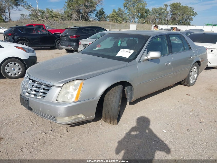 1G6KD57Y07U118108 2007 CADILLAC DTS photo no. 2