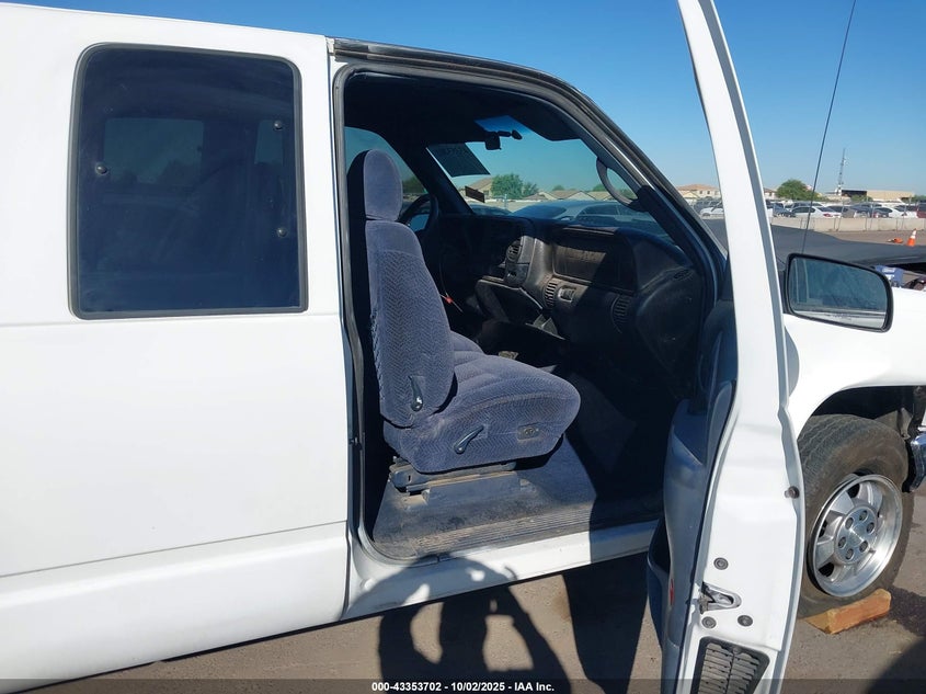 1998 CHEVROLET C/K PICKUP 5.7L V-8 255HP