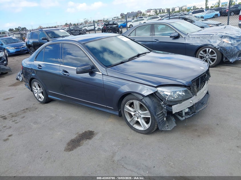 MERCEDES-BENZ C-CLASS LUXURY/SPORT