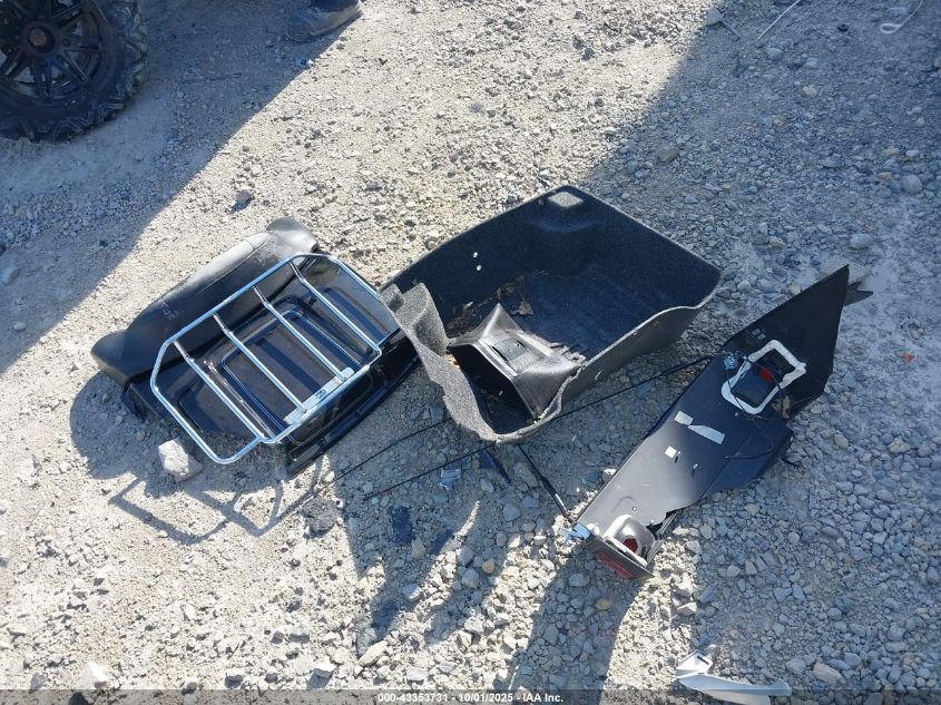 2010 Harley-Davidson Flhtcu VIN: 1HD1FC411AB645252 Lot: 43353731