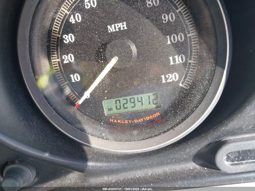 2010 Harley-Davidson Flhtcu VIN: 1HD1FC411AB645252 Lot: 43353731