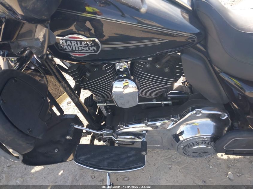 2010 Harley-Davidson Flhtcu VIN: 1HD1FC411AB645252 Lot: 43353731