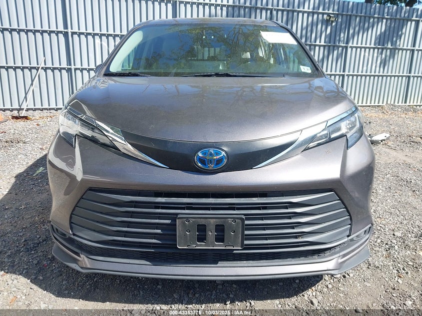 2022 TOYOTA SIENNA LE - 5TDKRKEC6NS130107