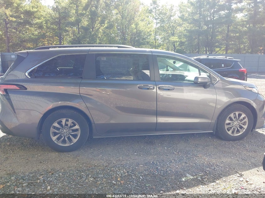 2022 TOYOTA SIENNA LE - 5TDKRKEC6NS130107