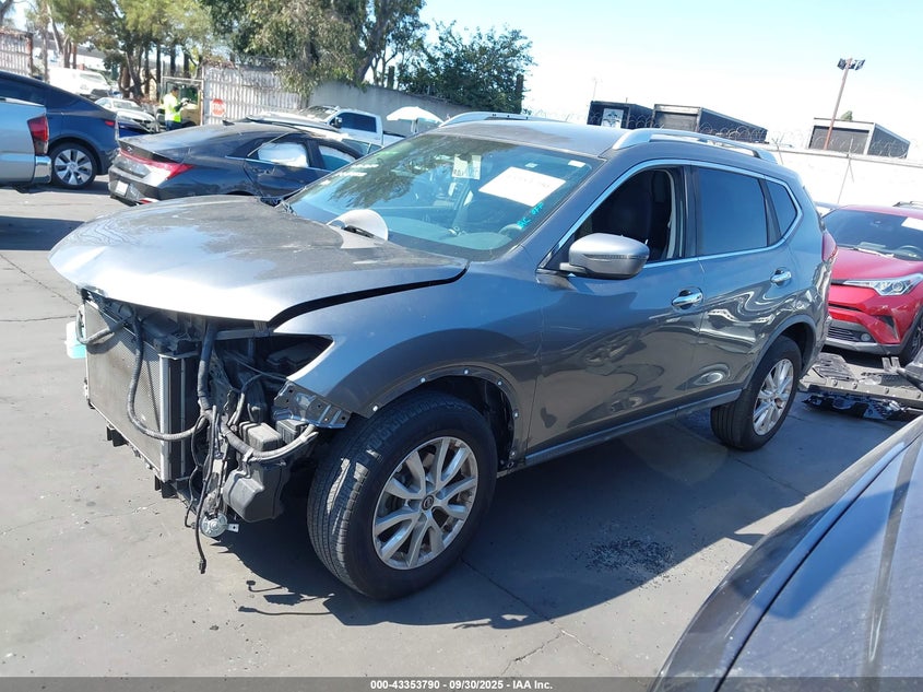 VIN KNMAT2MTXJP504740 2018 NISSAN ROGUE SV