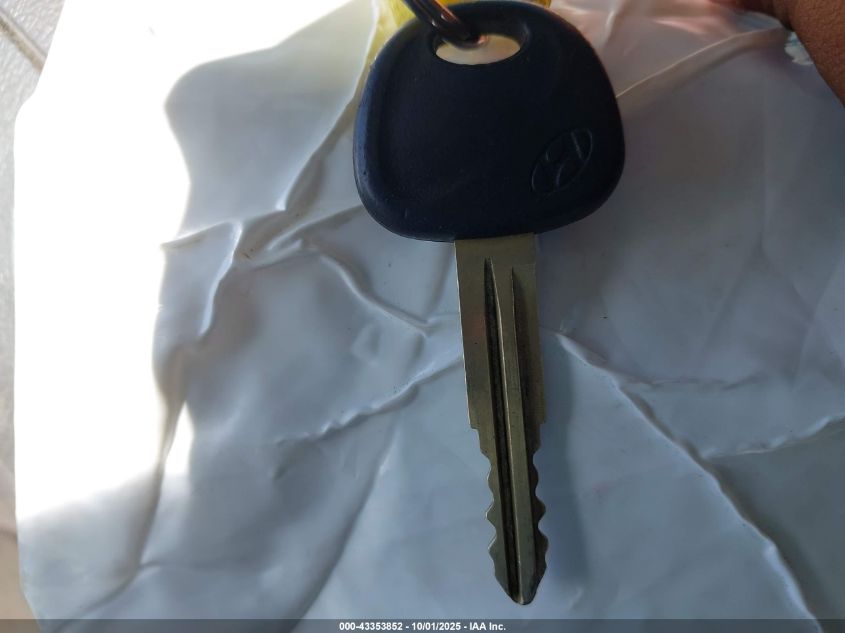 2005 Hyundai Elantra Gls/Gt VIN: KMHDN46D45U008974 Lot: 43353852