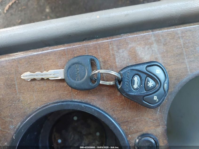 2003 GMC Savana Cutaway Standard/Standard W/C7L/C7N VIN: 1GDFG15T831238395 Lot: 43353888