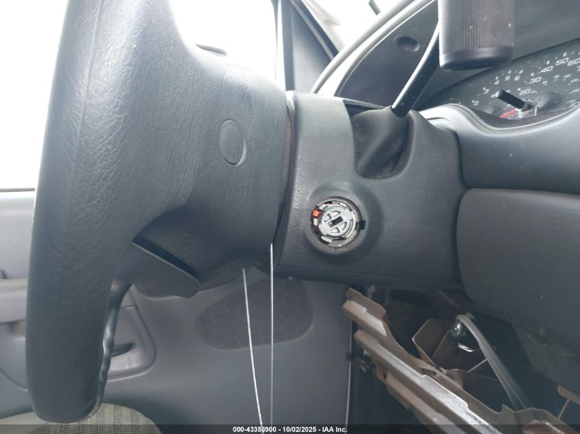 2004 Ford E-350 Cutaway Standard VIN: 1FDWE35L54HB05541 Lot: 43353900