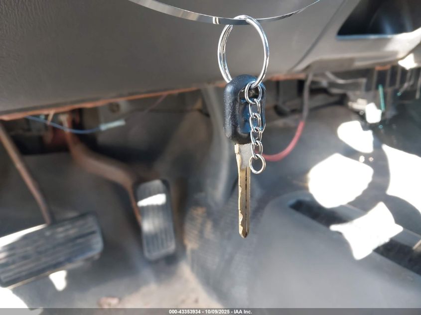 2004 Chevrolet Silverado 1500 VIN: 2GCEK19V641122232 Lot: 43353934