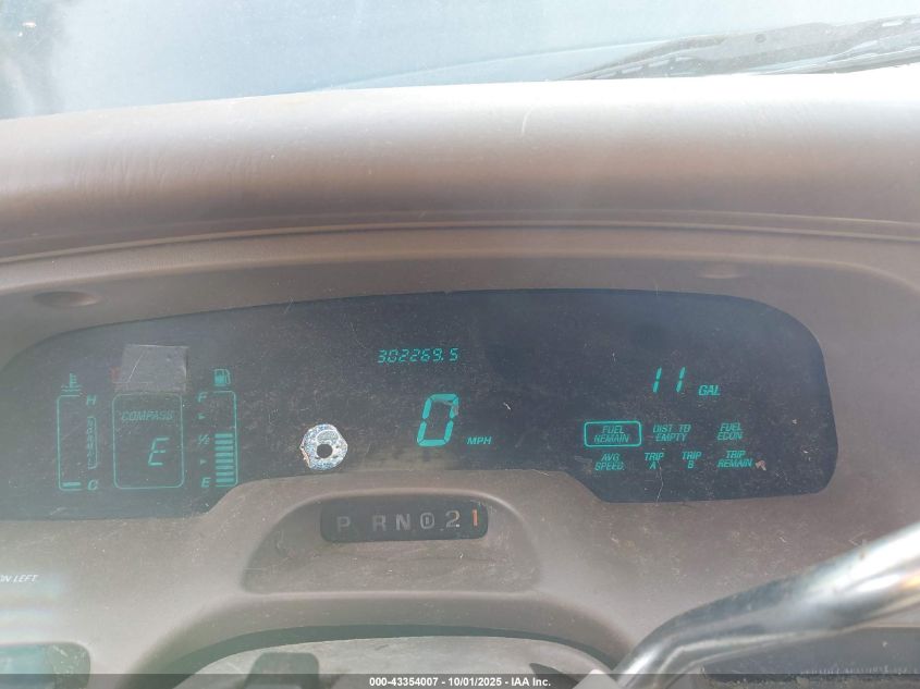 1997 Lincoln Town Car Executive VIN: 1LNLM81W6VY689615 Lot: 43354007