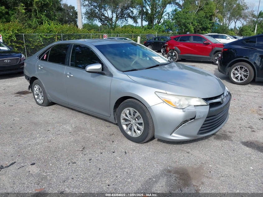 2017 Toyota Camry Le silver sedan gasoline 4T1BF1FKXHU396072 photo #1