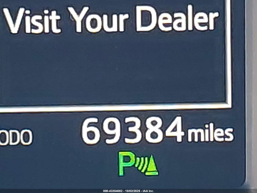 2018 TOYOTA RAV4 XLE - JTMWFREV6JJ739192