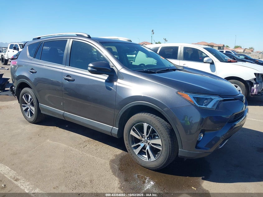 2018 TOYOTA RAV4 XLE - JTMWFREV6JJ739192