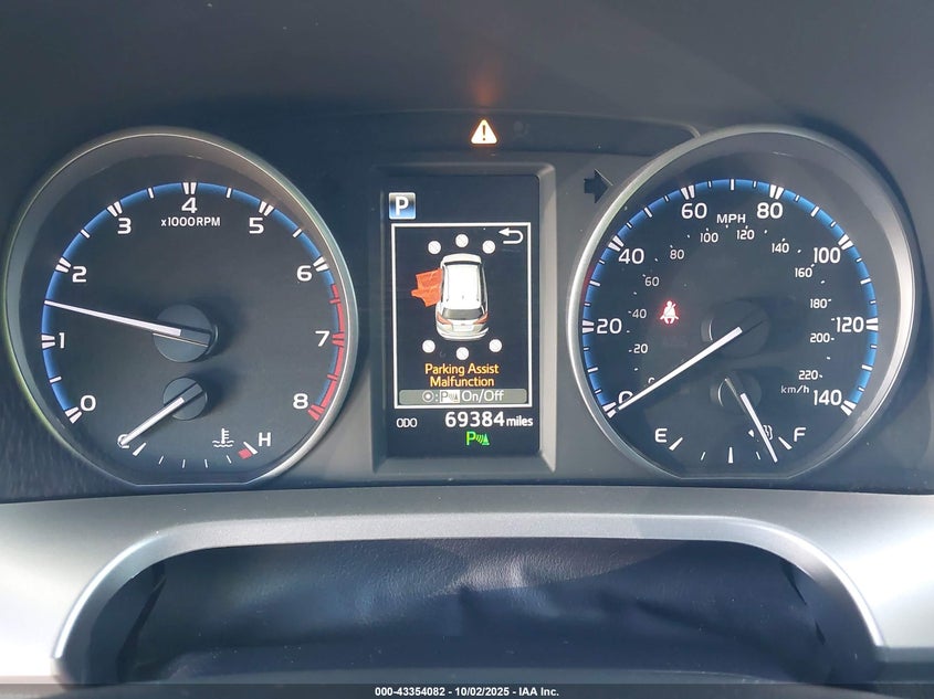 2018 TOYOTA RAV4 XLE - JTMWFREV6JJ739192